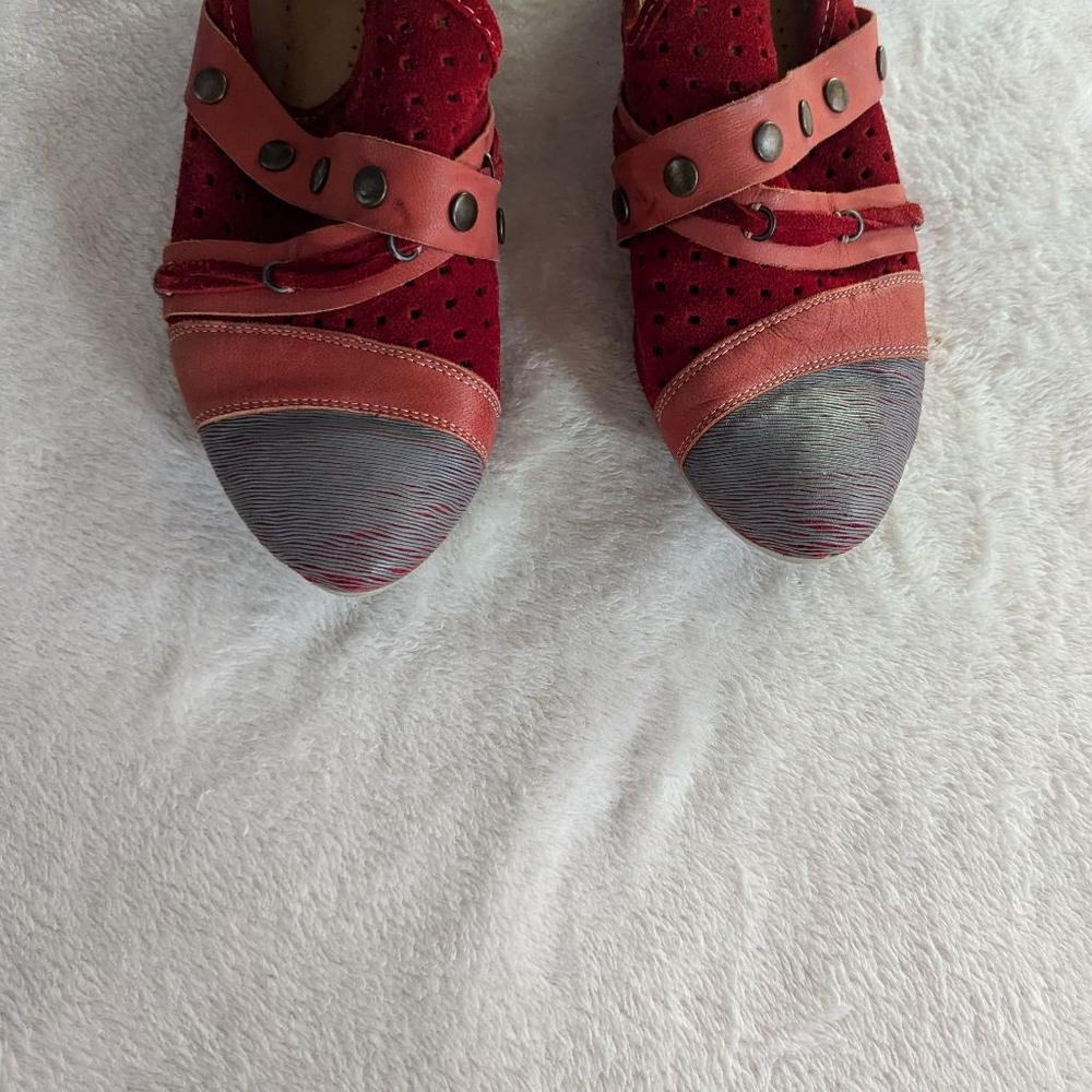Maciejka Polish Red Suede Perforated Leather Shoes - Eu Size 39 — image 4 of 8